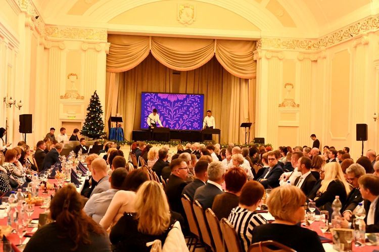 Tíz év, egy közösség – Gálaműsorral ünnepelt a KSZC