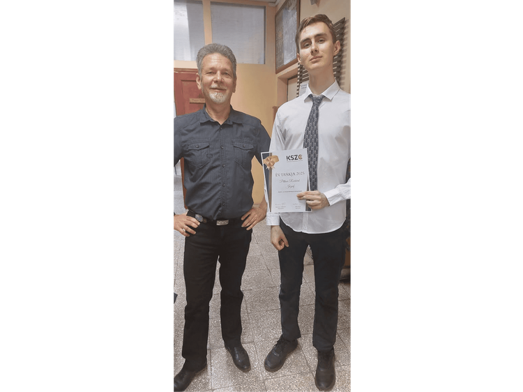 ÉV TANÁRA, ÉV DIÁKJA